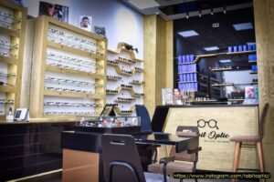 Tabit Optic, Agadir,Opticienne Optométriste.