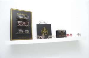 Bi Optic : Opticienne